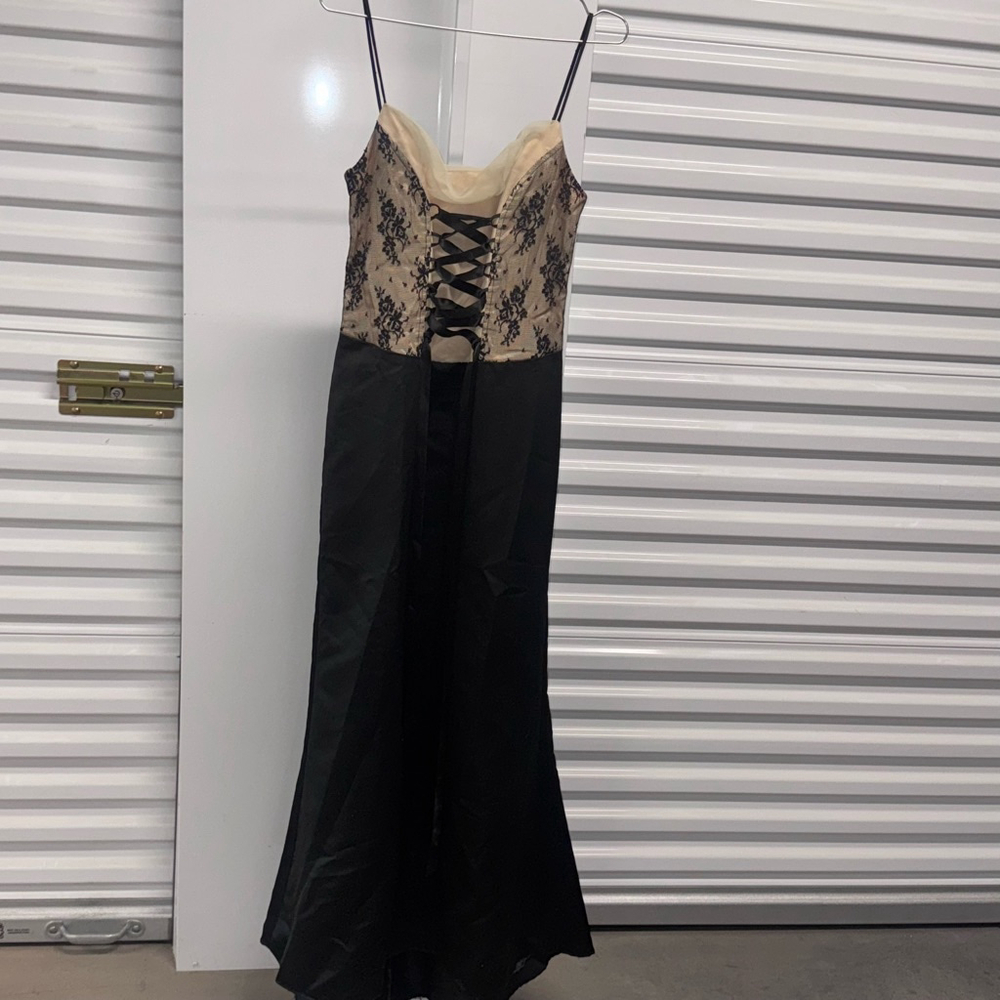 Morgan and Co. Black and Beige Formal Y2K Prom Dress Size 13/14